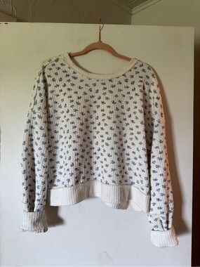 Blue Floral Crewneck Knit Top - Women's Cream Sweater